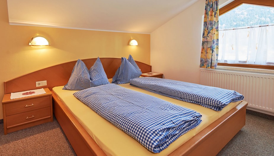 Schlafzimmer für zwei Personen im Appartement Haus Thurner
